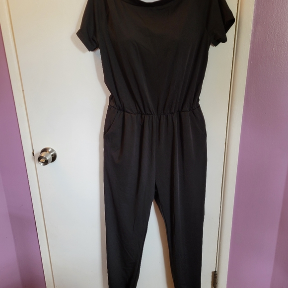JUMPSUIT, black, no tags, brand unknown, sz M, elastic waist, cuffs at ankles. - Picture 3 of 9